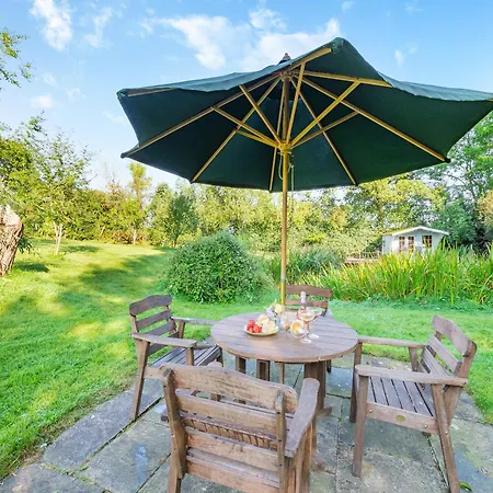 Hedgehogs Hideaway - Uk45296 *